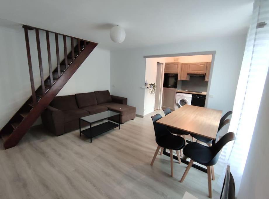Duplex Cosy Lejlighed Gonesse Eksteriør billede